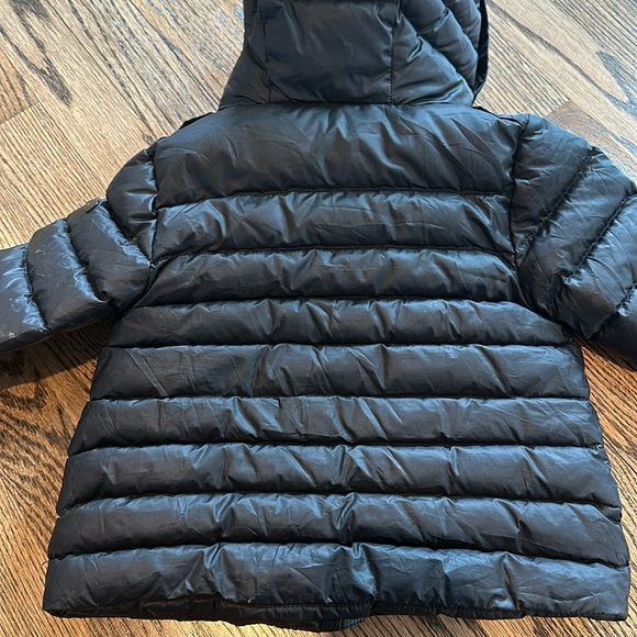 Burberry coat - Picture 8 of 9